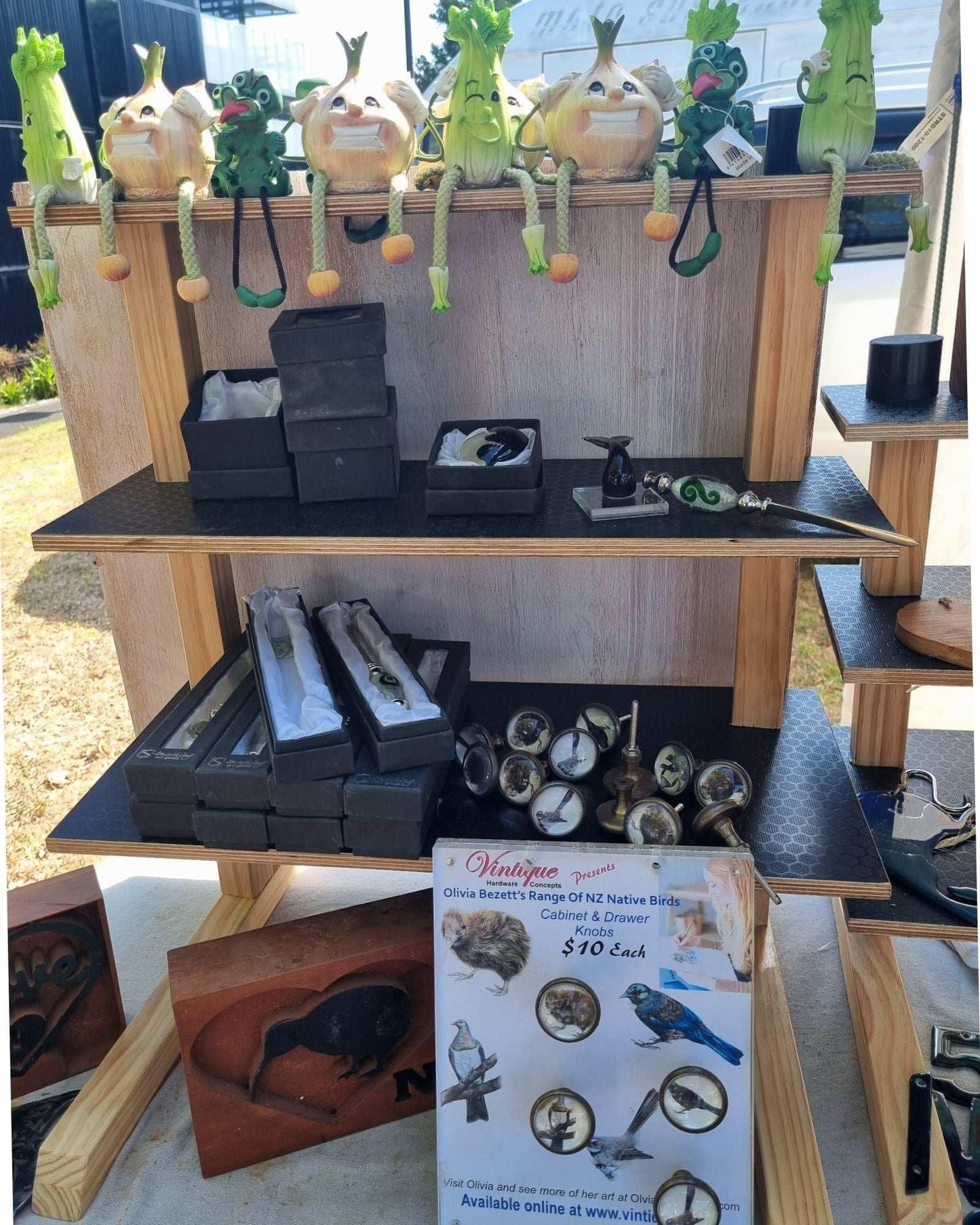 SCREW-IT easy to assemble market display 180mm spaced shelves - Vintique Concepts