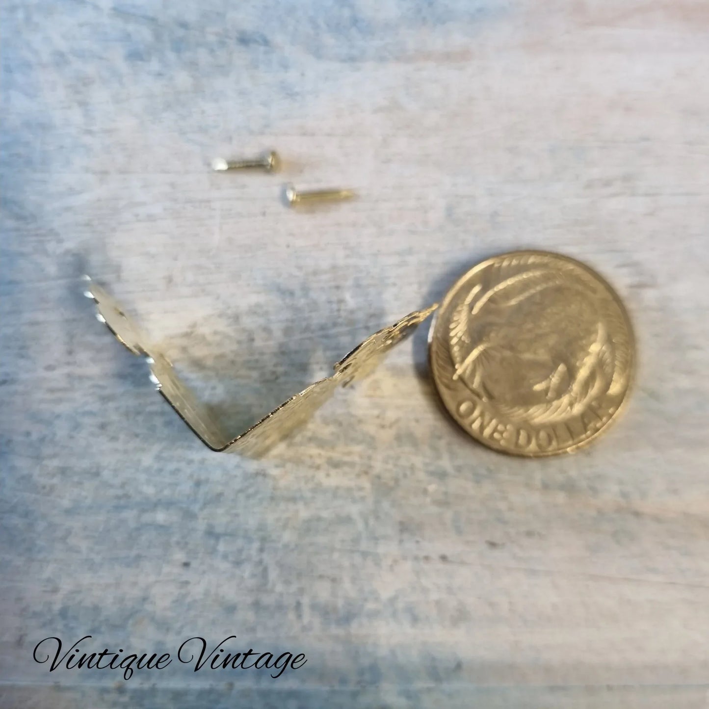 Antique Gold Corner Bracket - Small 2 Way Corner 26 x 26 x 18mm - Vintique Concepts