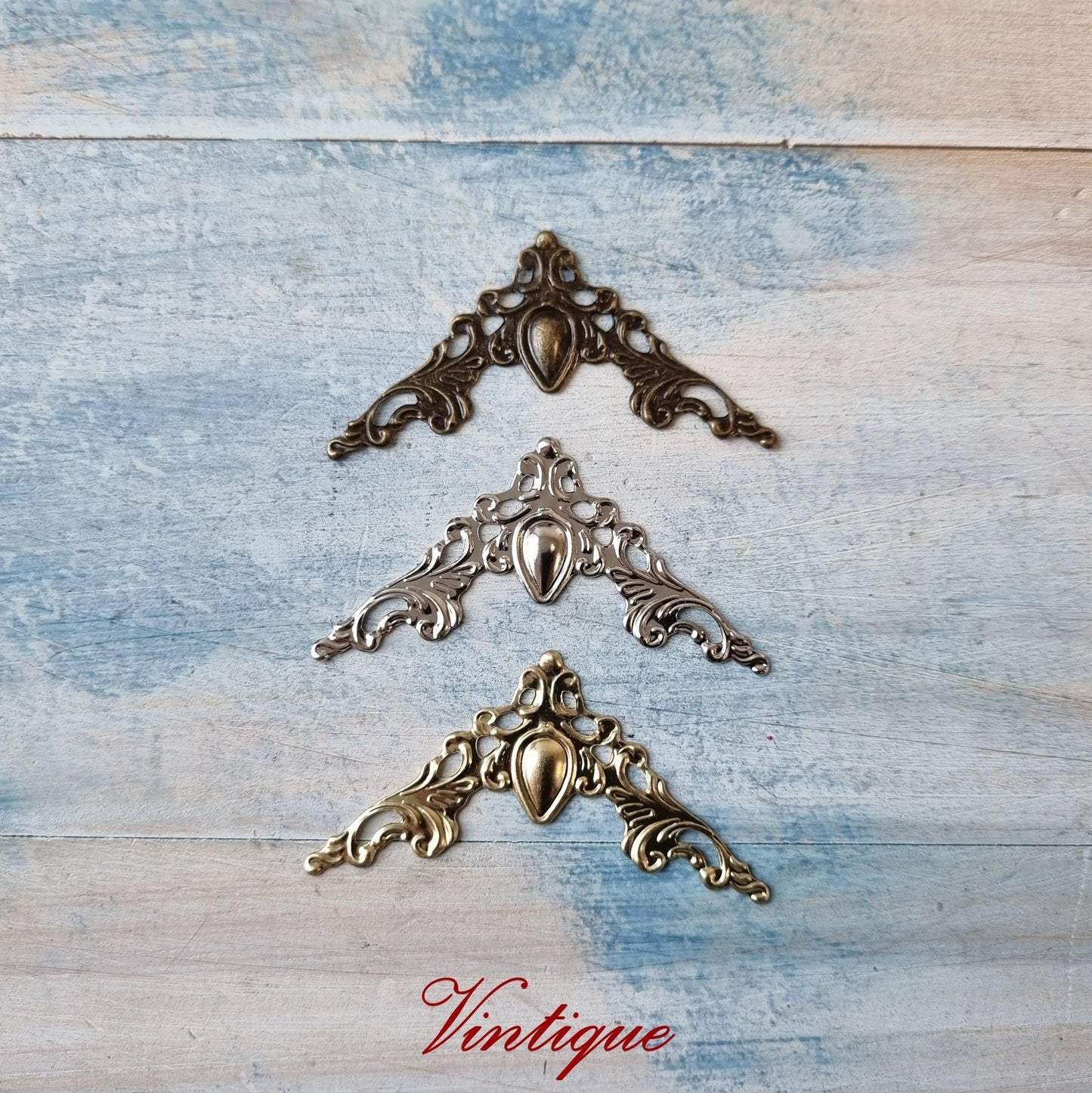 Decorative antique bronze ornate corner 40mm x 40mm (each)-Vintique Concepts