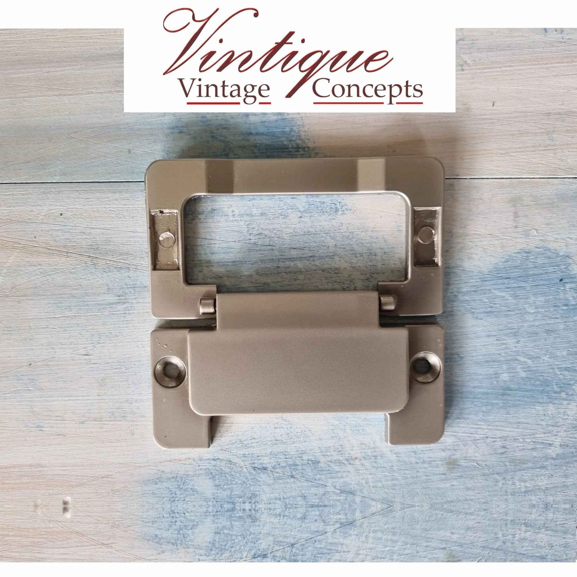 Flat Swing Flush Handle Pearl Silver 74mm x 40mm