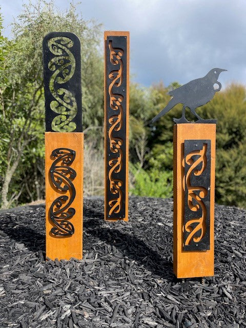 Black metal NZ Tui (song bird) on Rustic Oak Post-Garden Art