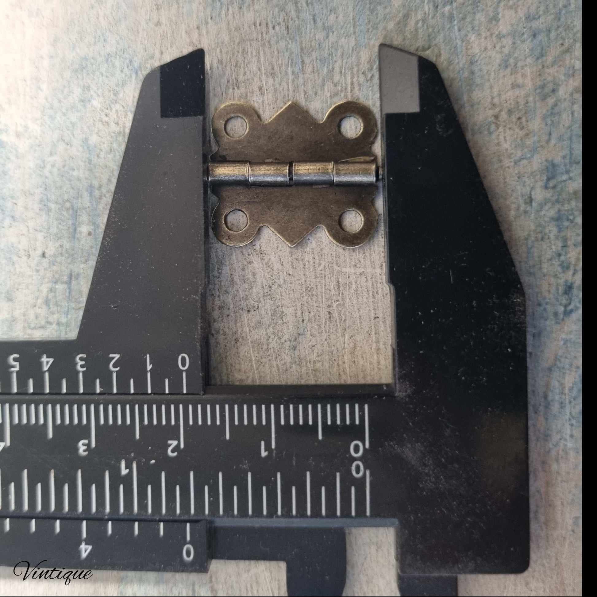 Atq Bronze Elizabeth Jewelry box hinge 20mm high