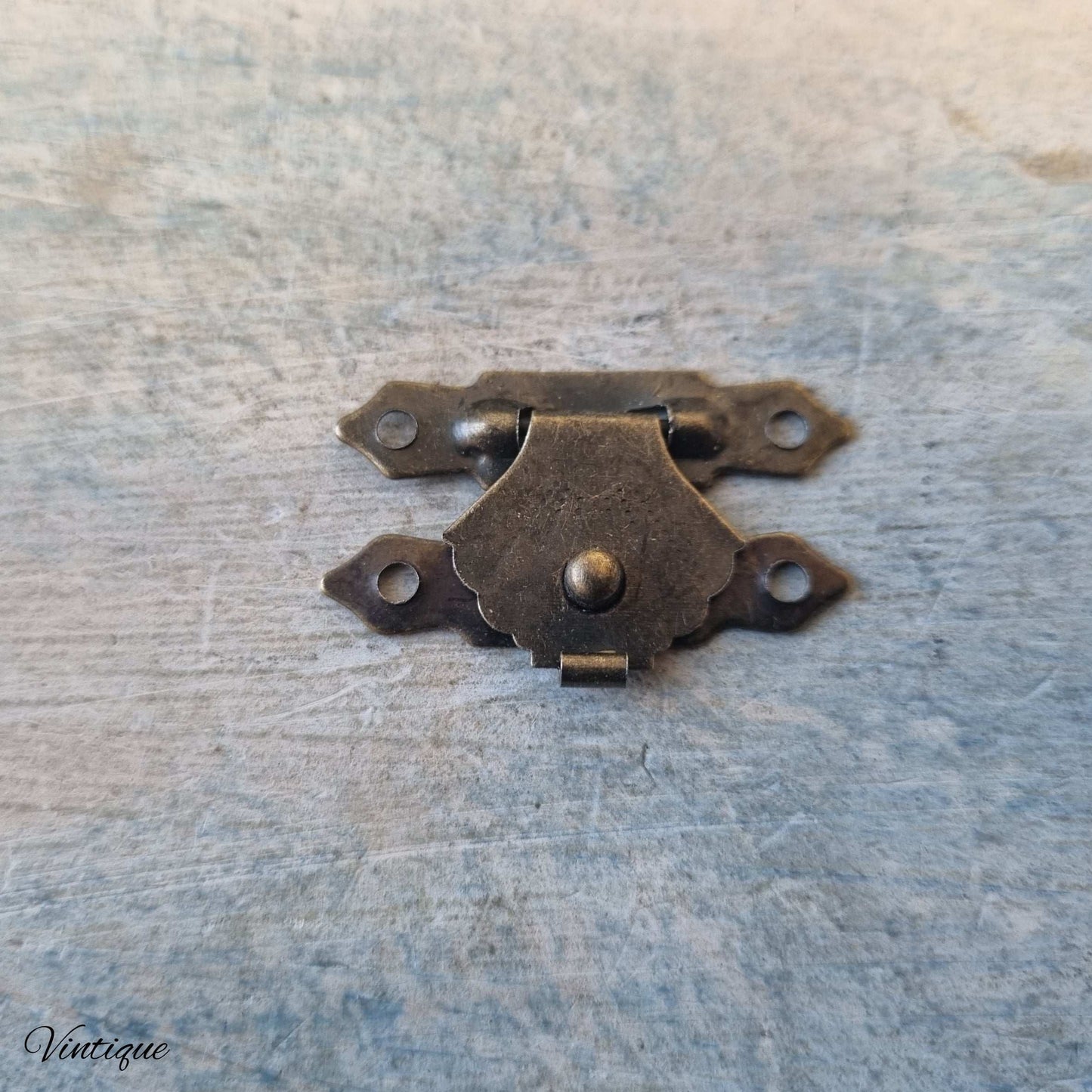 Scallop delicate Vintage jewelry Box Latch / catch 30mm x 19mm