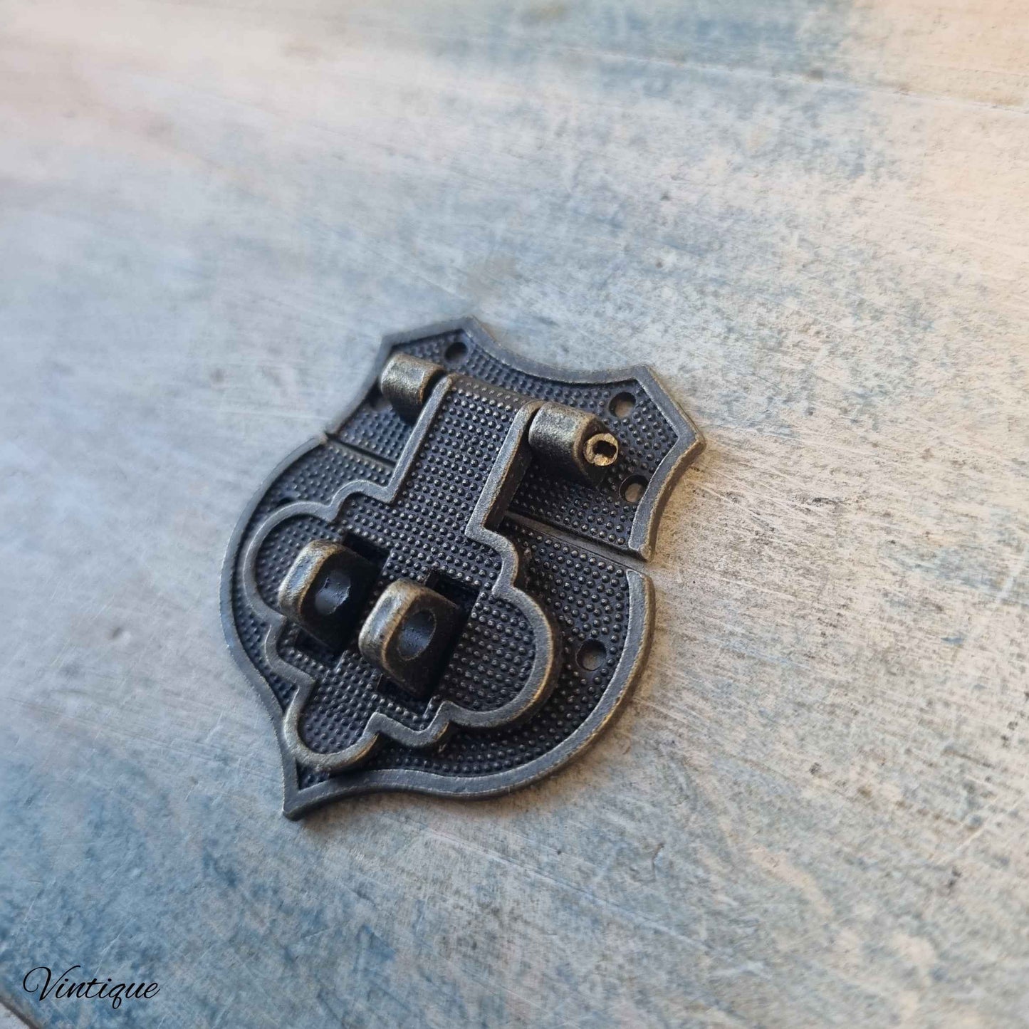 Tudor Shield Gold colour box latch 40mm x 42mm