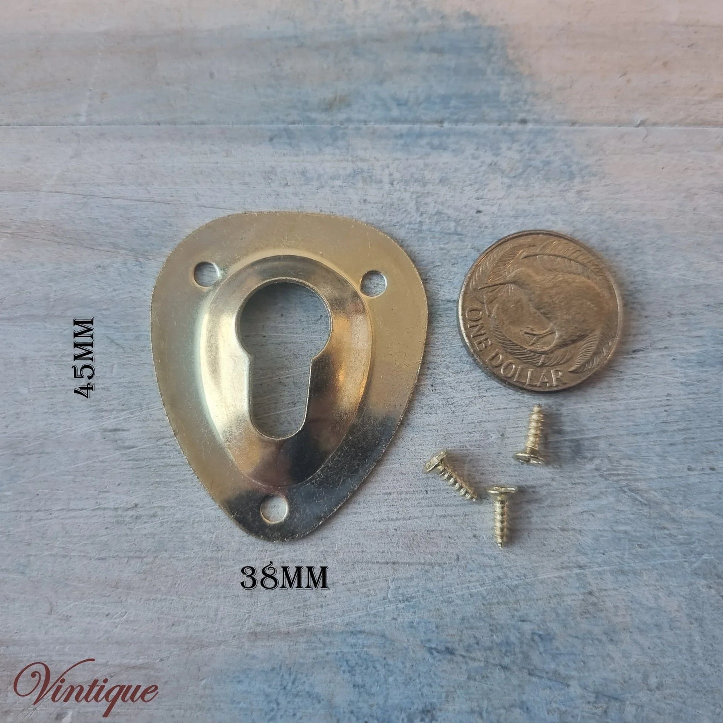 Raised Keyhole Plate / Picture / Mirror hanger 38mm x 45mm - Vintique Concepts