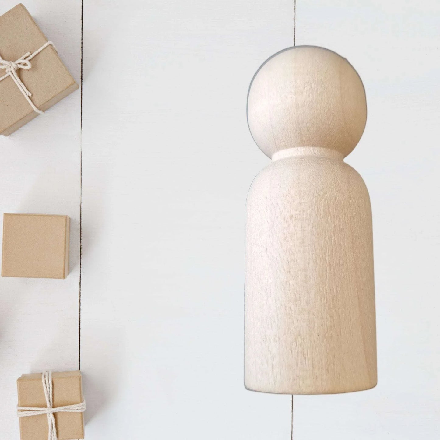 Maple wood Mum & Dad figurines - Vintique Concepts