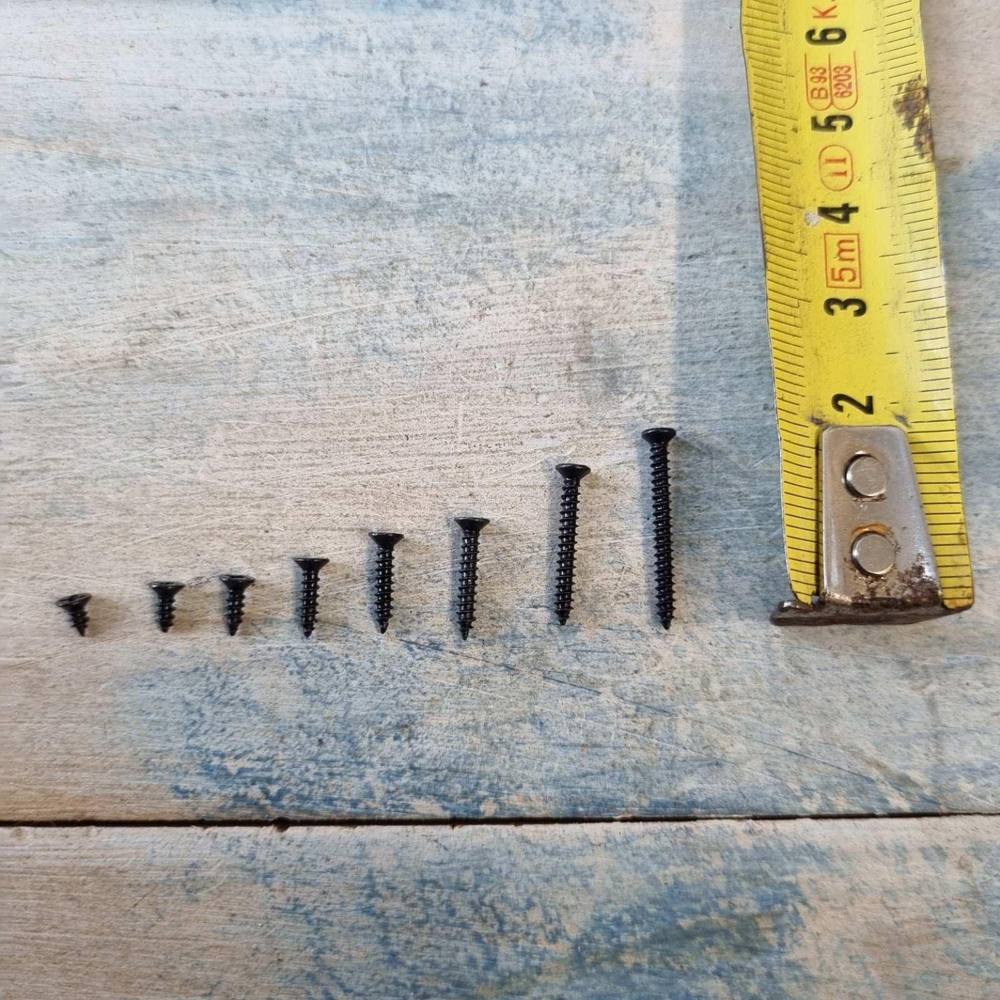 M2 (2mm) Gloss black multi use screws (different sizes) Pkt 25 - Vintique Concepts