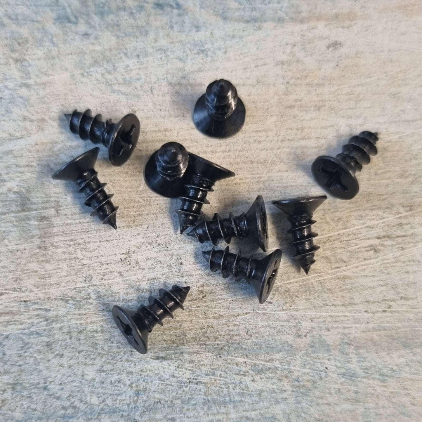 M4 Powdercoated Black Phillips wood screws 10mm (packet of 10) - Vintique Concepts