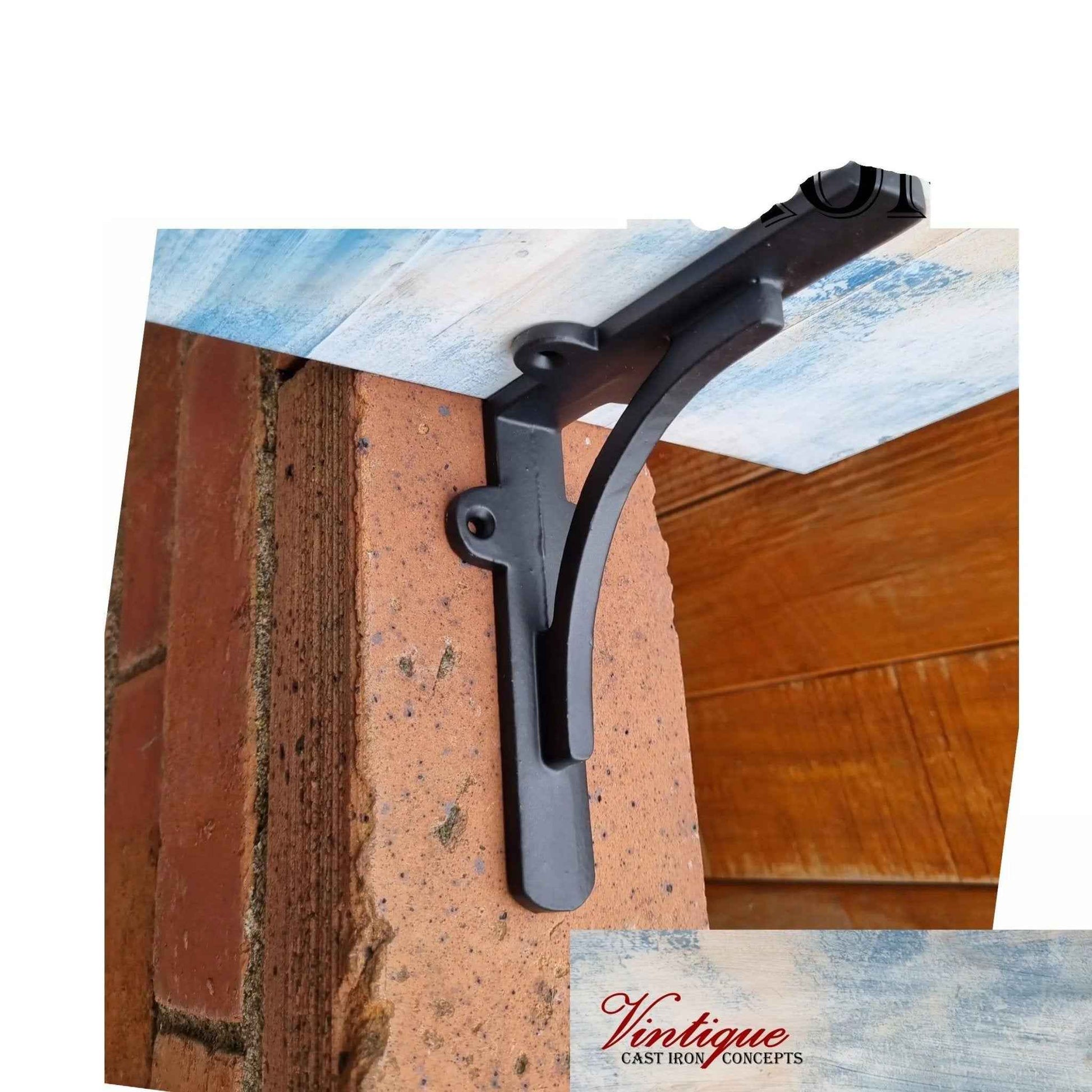 Cast Iron Wall Bracket "GWENDOLENE" 125mm x 125mm x 48mm