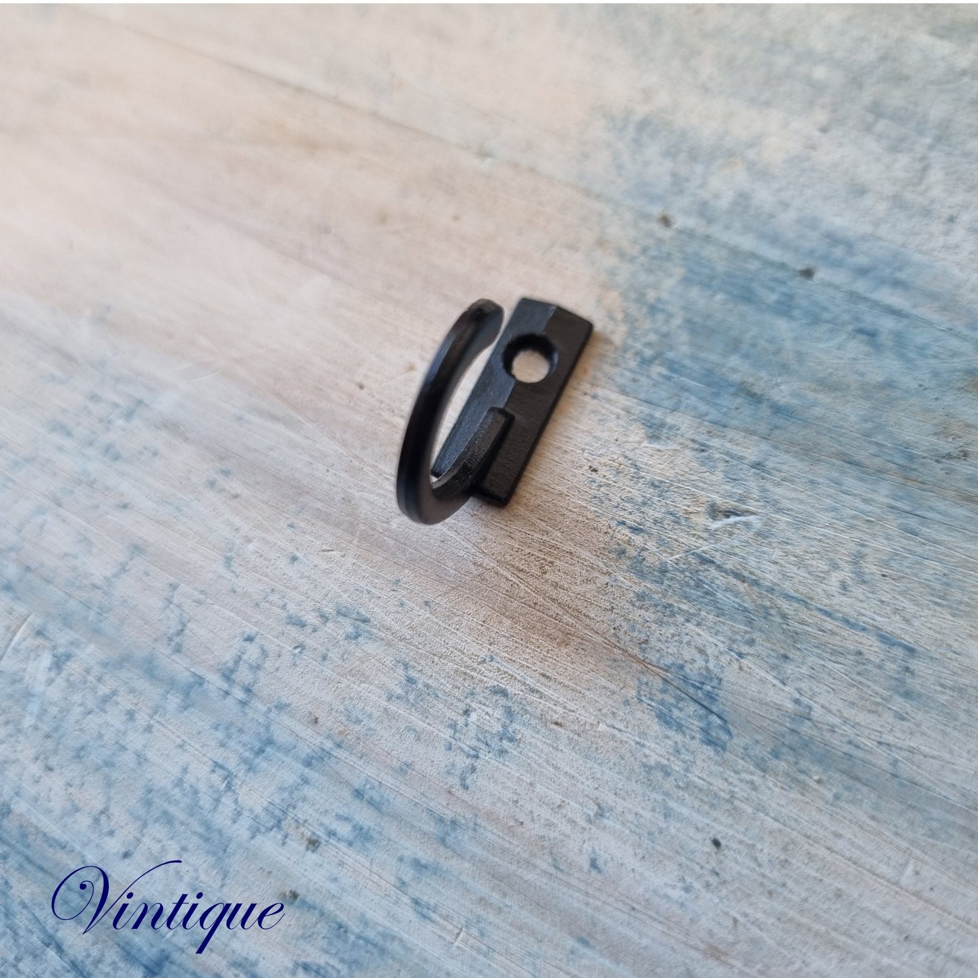 Itzy single prong Coat / key hooks (pkt of 5) 23mm x 18mm-Vintique Concepts
