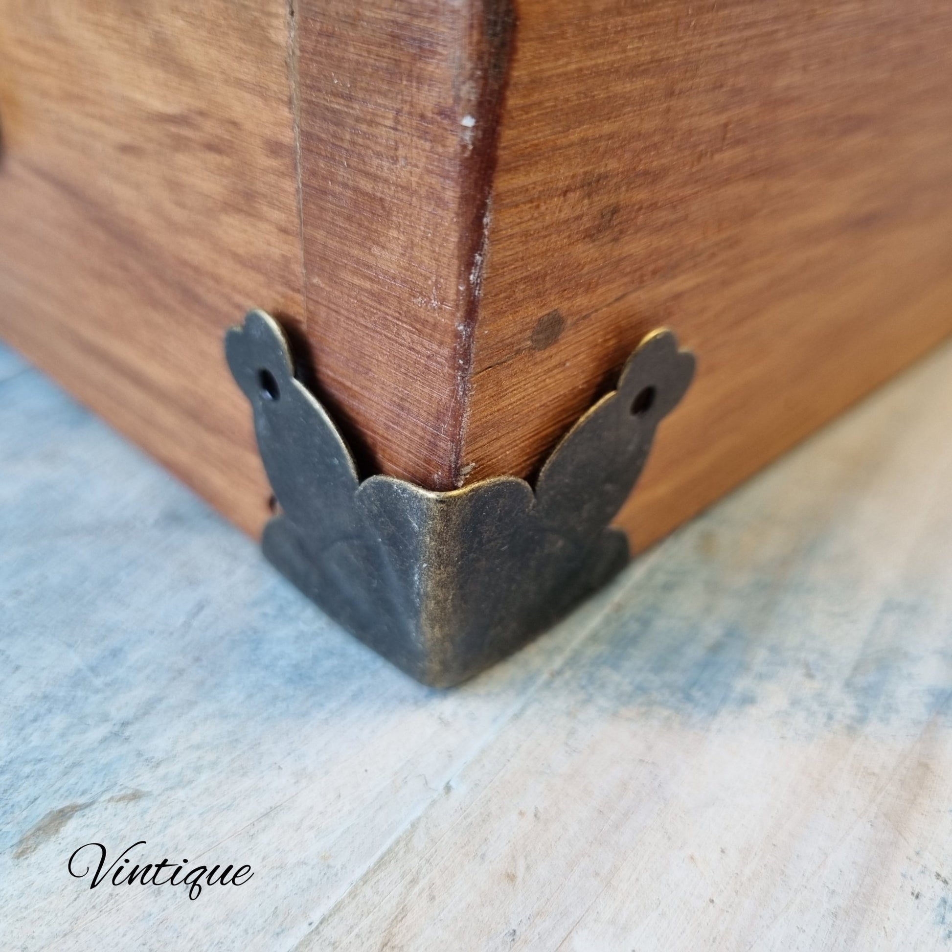 Large heavy duty Bronze 3-way corner 38 x 38 x 38mm-Vintique Concepts