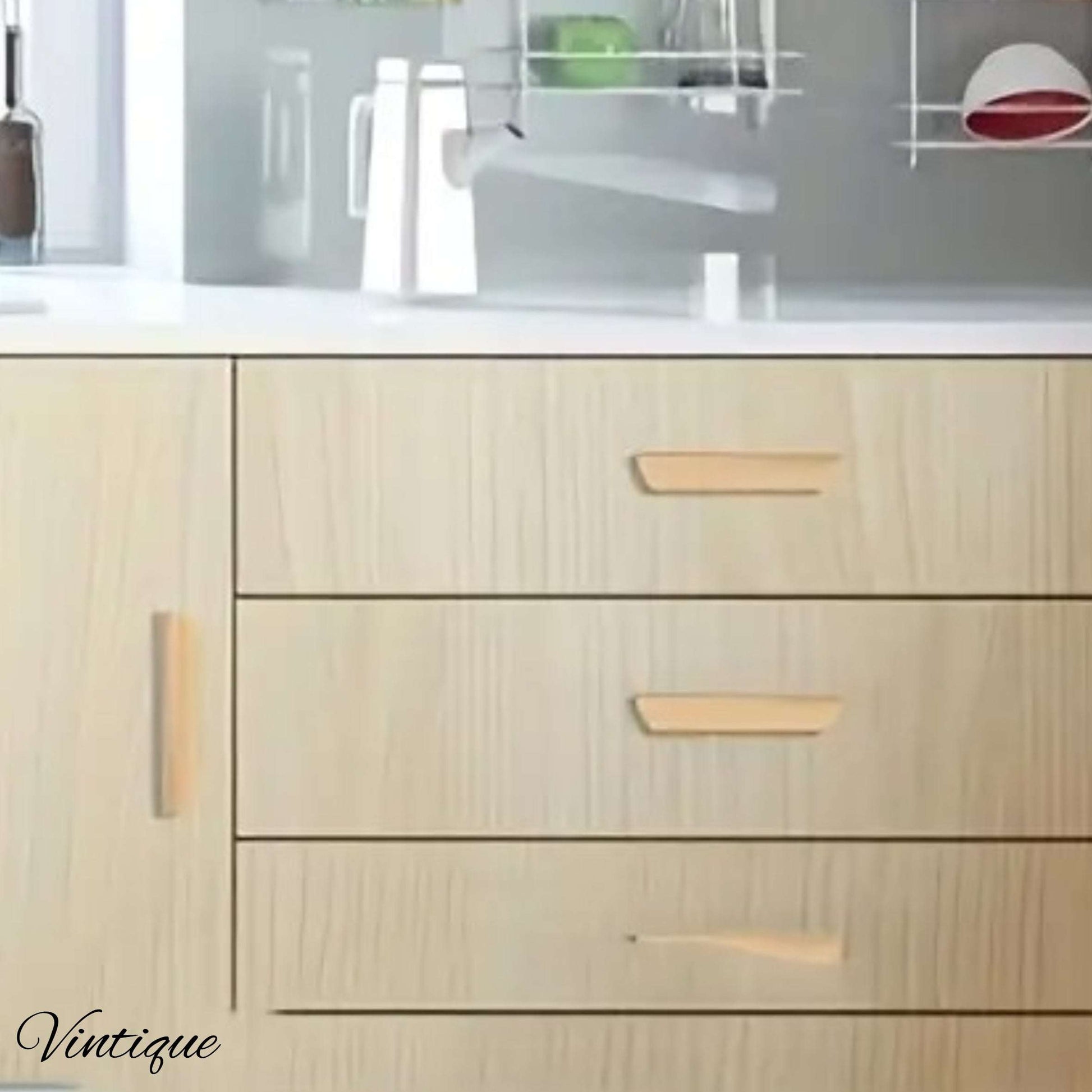 Lacquered Beach lipped cupboard wooden handle 157mm Long