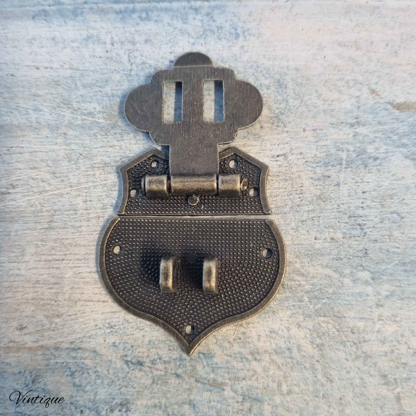 Tudor Shield Gold colour box latch 40mm x 42mm