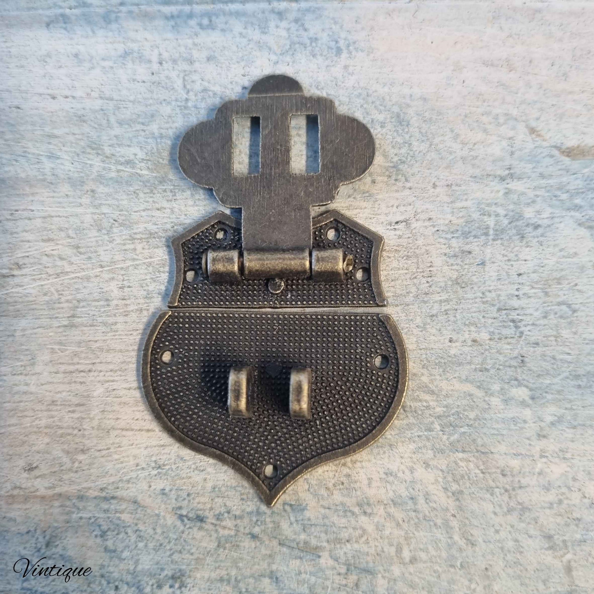 Tudor Shield Gold colour box latch 40mm x 42mm