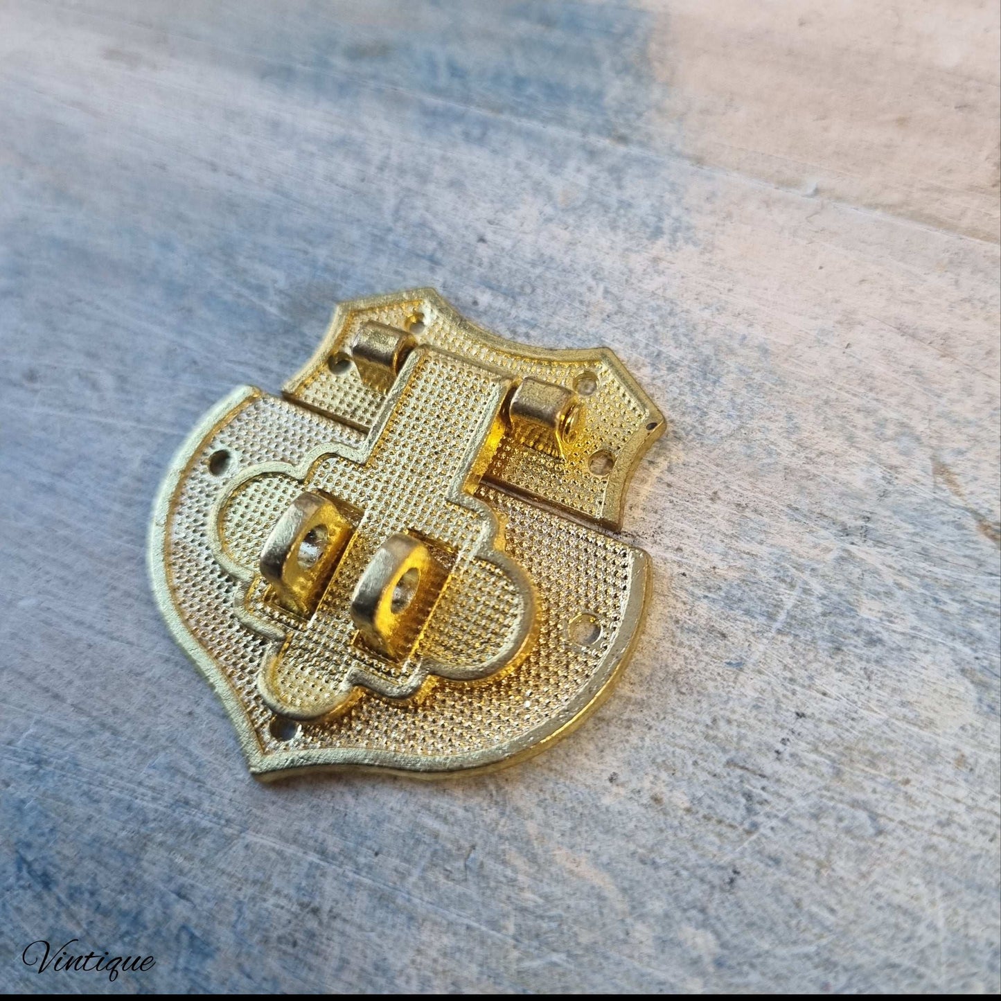 Tudor Shield Gold colour box latch 40mm x 42mm