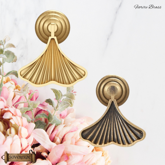 "fiorire" Sovereign Pendant sweep 45mm solid brass cabinet pull (2 finishes)