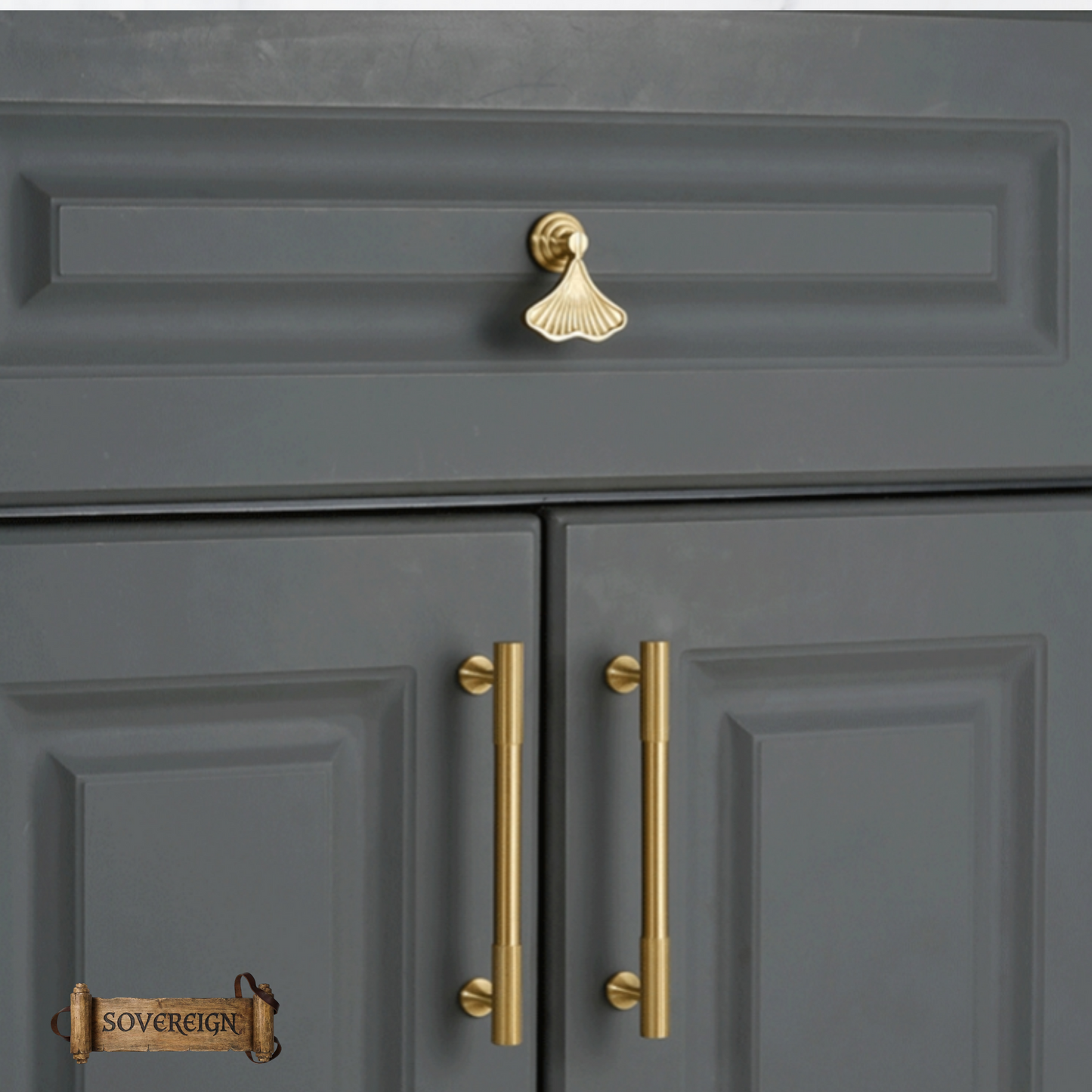 "fiorire" Sovereign Pendant sweep 45mm solid brass cabinet pull (2 finishes)