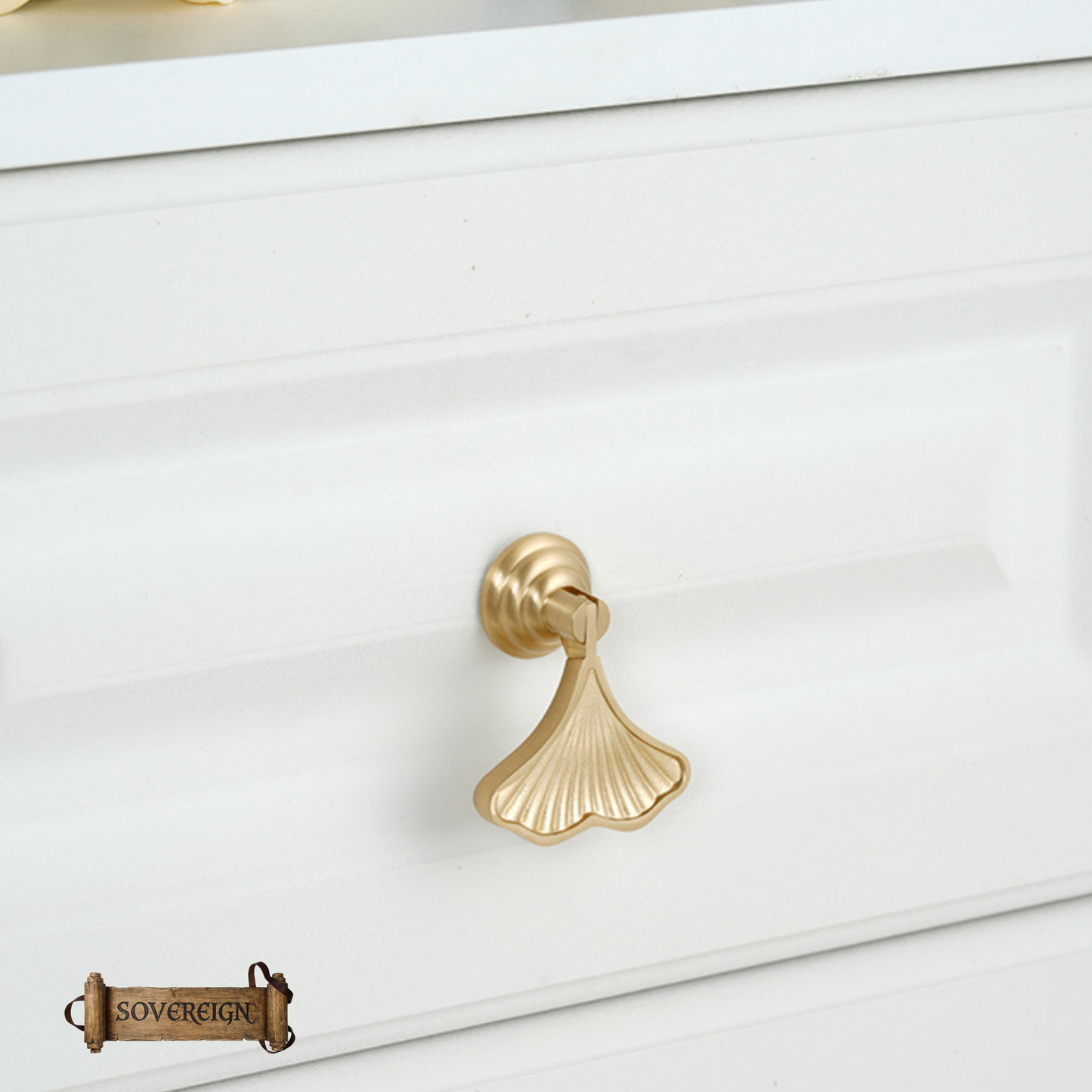 "fiorire" Sovereign Pendant sweep 45mm solid brass cabinet pull (2 finishes)