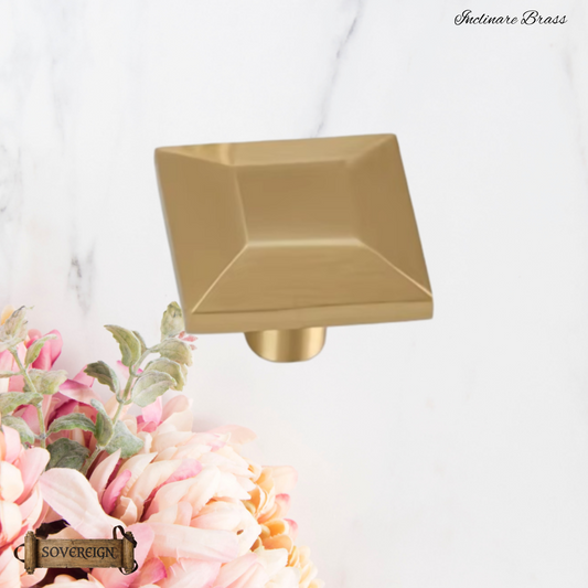 "Inclinare" Sovereign Square 32mmx32mm solid brushed brass cabinet pull