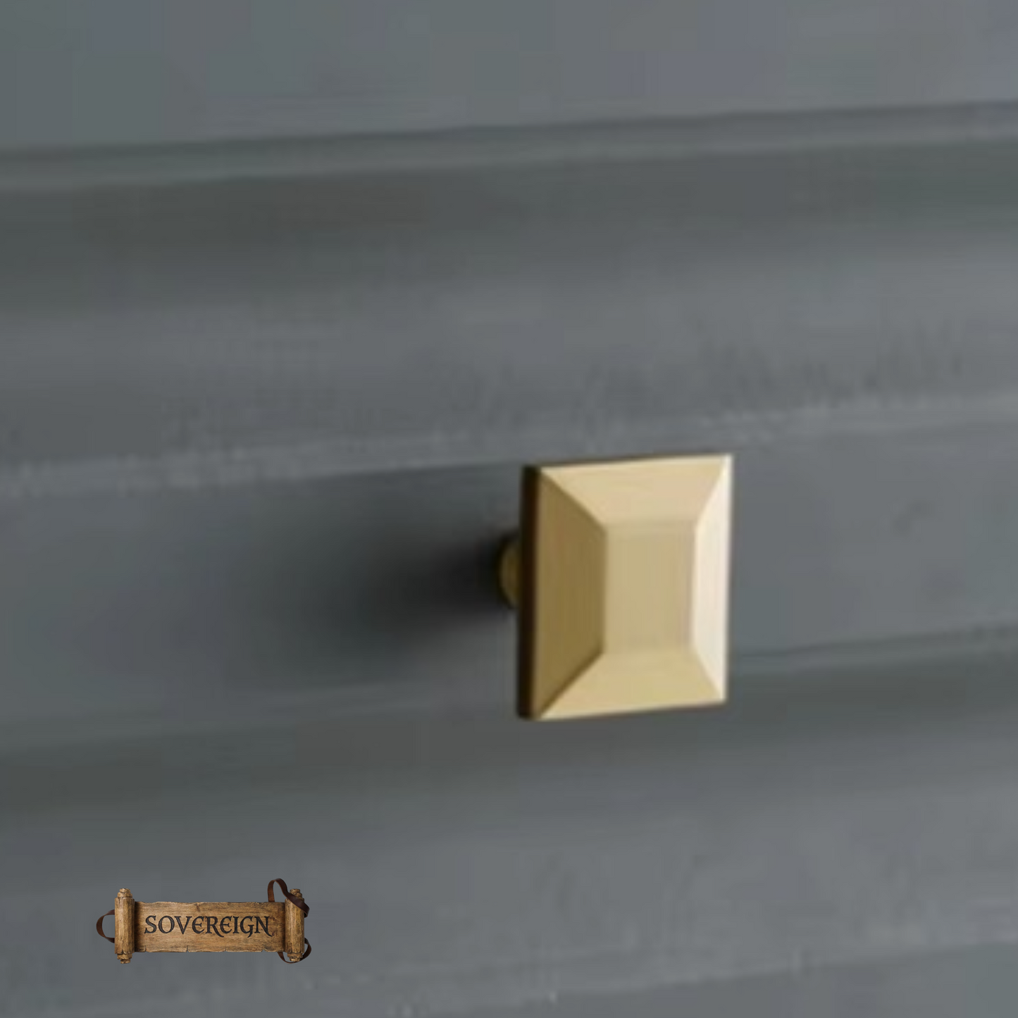 "Inclinare" Sovereign Square 32mmx32mm solid brushed brass cabinet pull