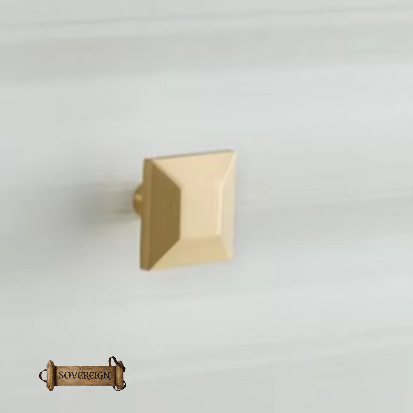 "Inclinare" Sovereign Square 32mmx32mm solid brushed brass cabinet pull