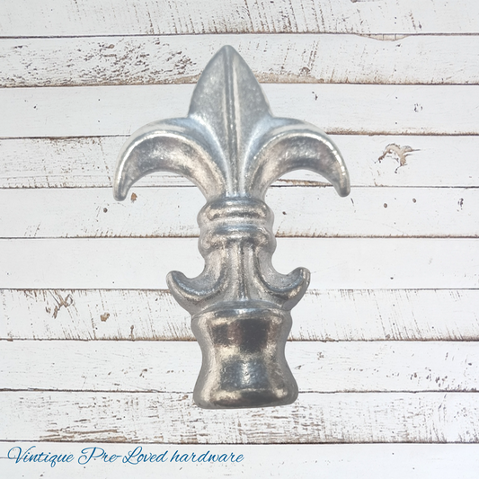 Cast steel Final Fleur de lis 103mm Long-chome finish (pre-loved)