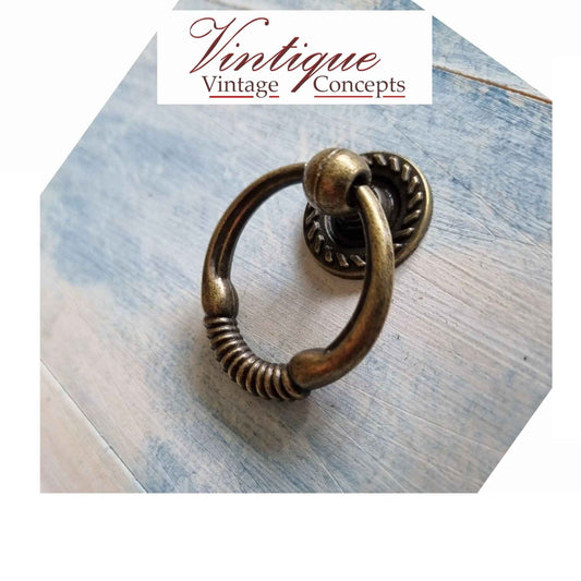 Ring Pull Antique Gold Diameter 38mm (base 23mm dia)