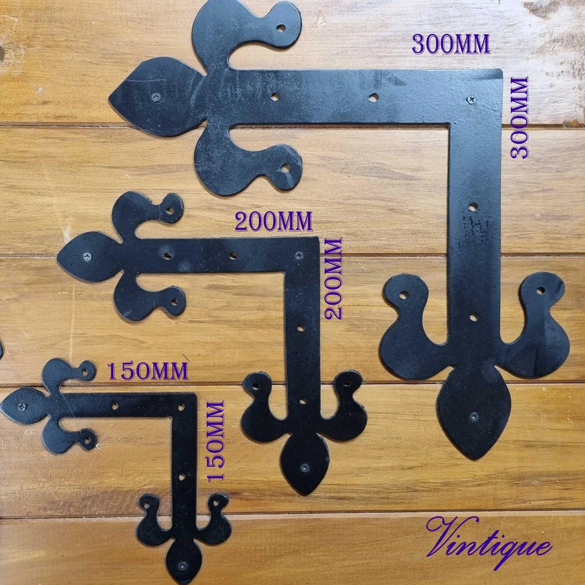 Rustic Decorative Fleur DE Lis Corner strap Black & corten-Vintique Concepts