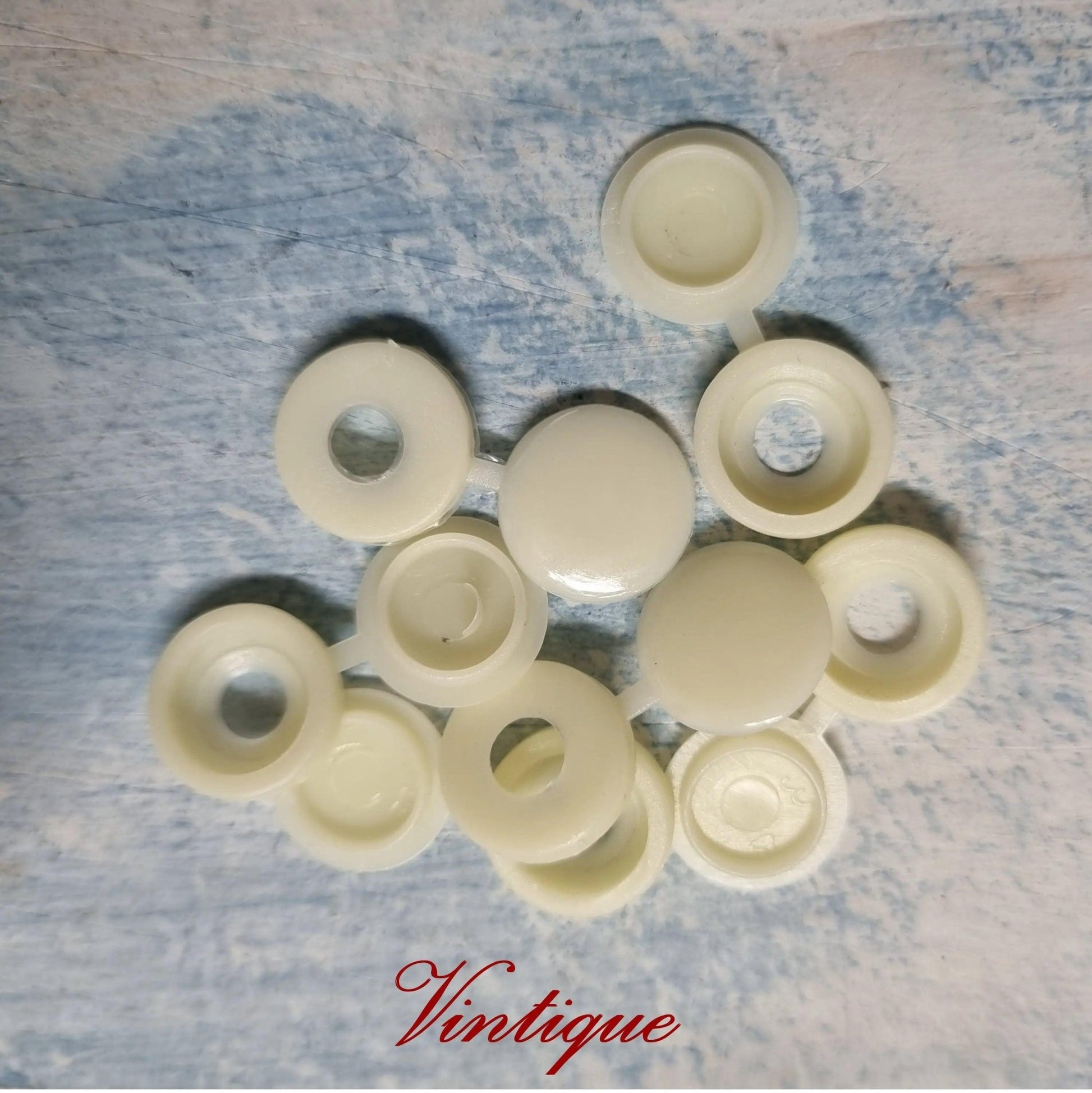 Screw Cap with hinged cover lid 14mm Dia-CREAM (pkt of 20)-Vintique Concepts