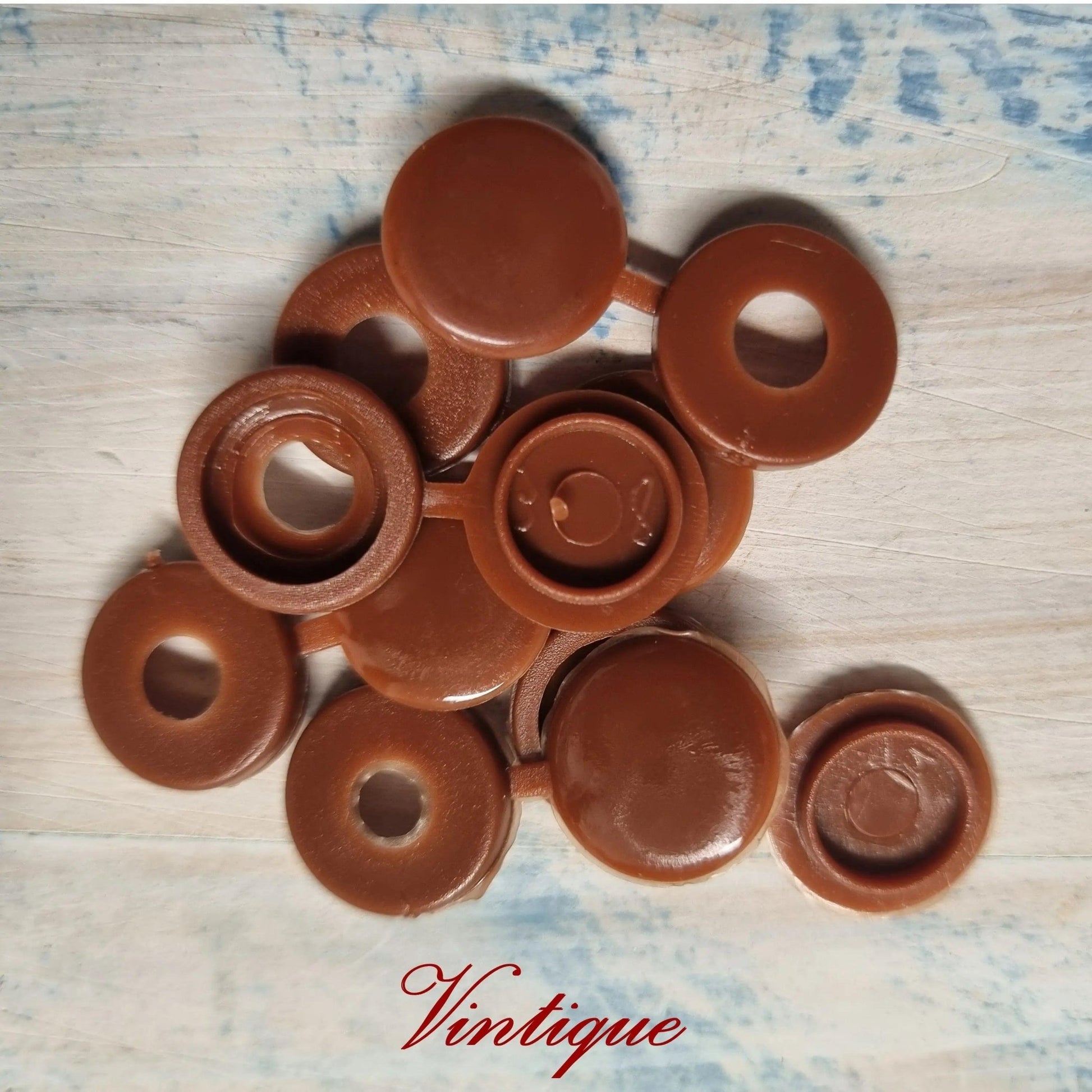 Screw Cap with hinged cover lid 14mm Dia-SIENNA RED (pkt of 20)-Vintique Concepts