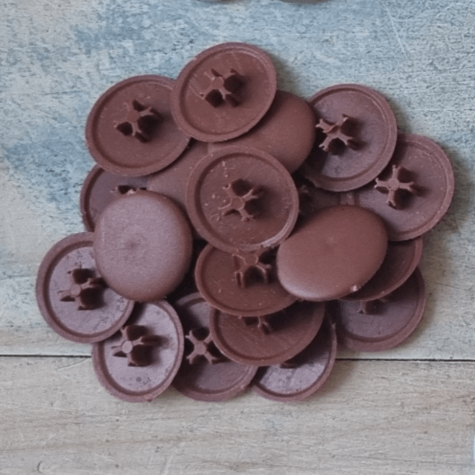 phillipshead plast screw cap protective covers 17mm dia pkt of 20 - Vintique Concepts